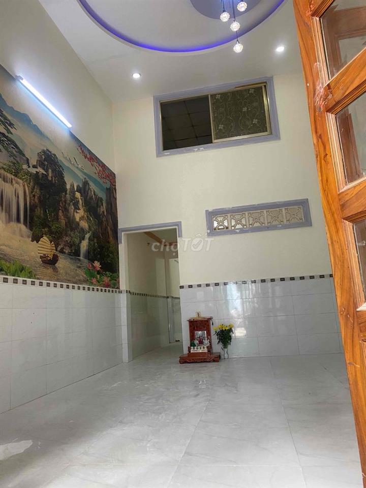 Nhà mặt trệt lửng 4*18; 3pn tiện kinh doanh có sân