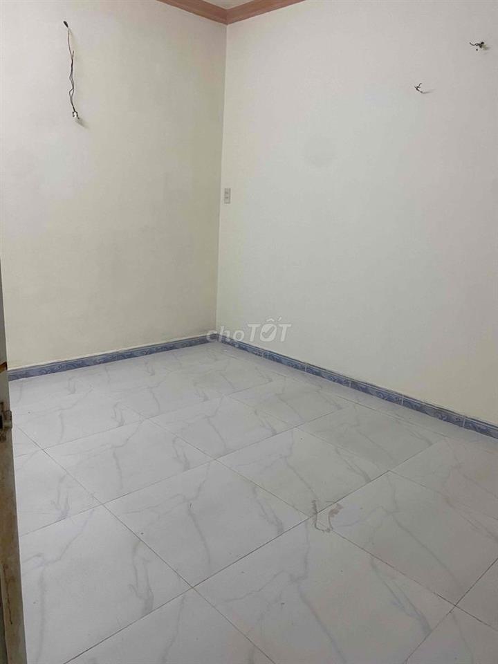 Nhà mặt trệt lửng 4*18; 3pn tiện kinh doanh có sân