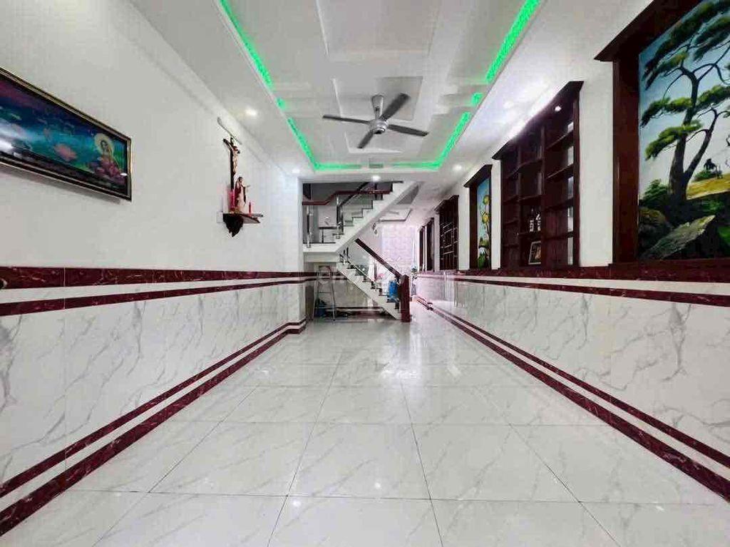 Trệt 3 lầu 4*15; 4pn 5wc sân thượng đg xe tải