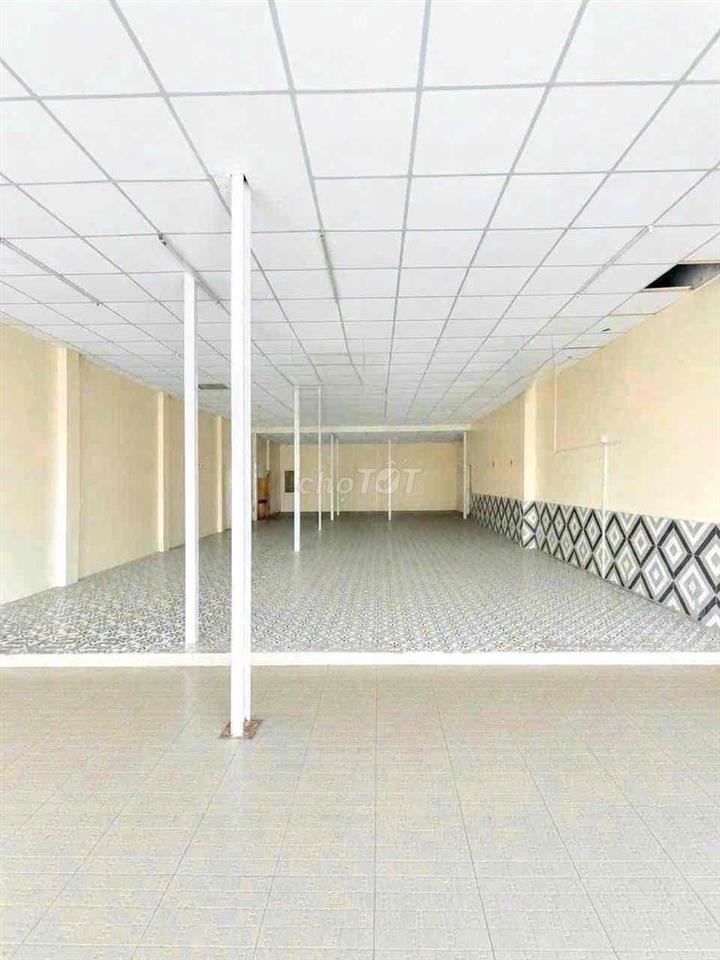 Nhà mặt tiền 9*25 trống suốt tiện kinh doanh