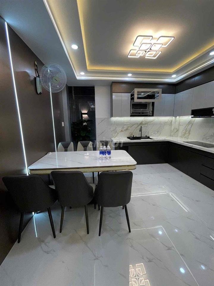 Trệt lửng 3 lầu 4*14; 4pn sẵn nội thất mới keng