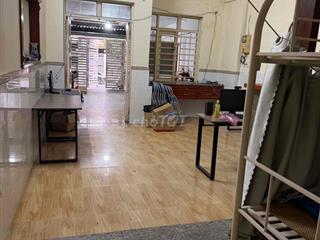 Nhà mặt tiền 4,5*25 trống suốt iện kinh doanh