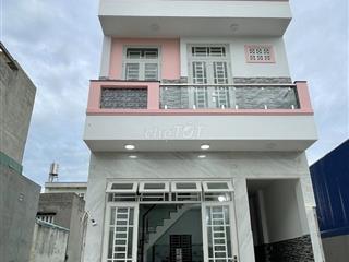 Nhà mới 4 phòng ngủ, 1 tret, 2 lầu, 5Wc, Sân trước, đường 10 tấn.