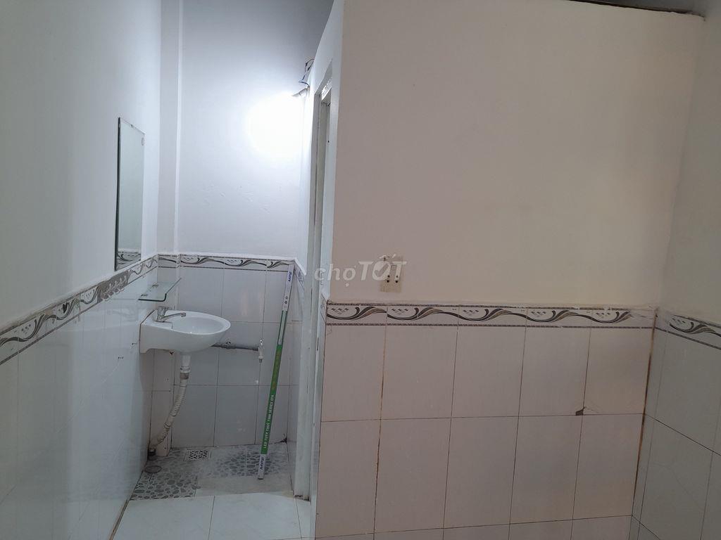 CHO THUÊ NGUYÊN CĂN - DTSD: 30M2 -ĐH ĐIỆN NƯỚC CHÍNH - 3tr/ Tháng