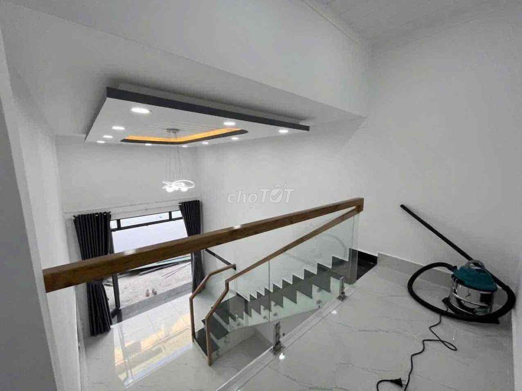 Nhà đẹp mới 60m2_đúc lửng,2p ngủ-Ngay Lê Văn Khương,