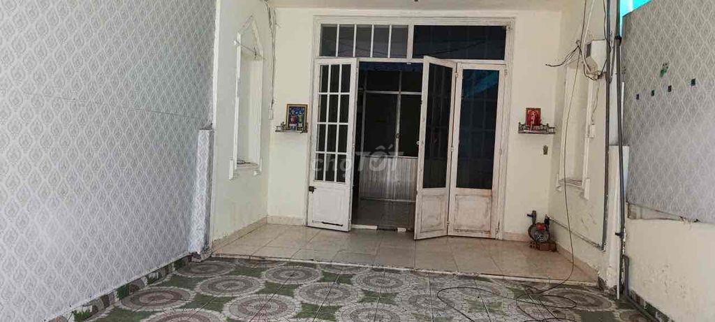 Nhà đẹp Ngay Metro_cấp4,2p ngủ sạch sẽ-Đường xe hơi,TTH