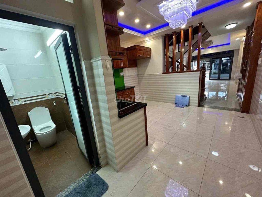 Nhà đẹp 210m2_đúc 4 lầu,4p ngủ-Ngay Nguyễn Ảnh Thủ,Đường 10m thông