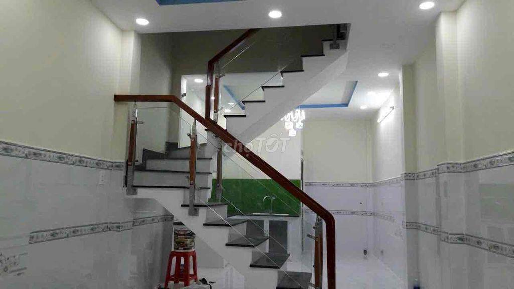 Nhà sạch mới ĐHT_38m2 đúc 1lầu,2p ngủ-Ngay Cầu vượt An sương
