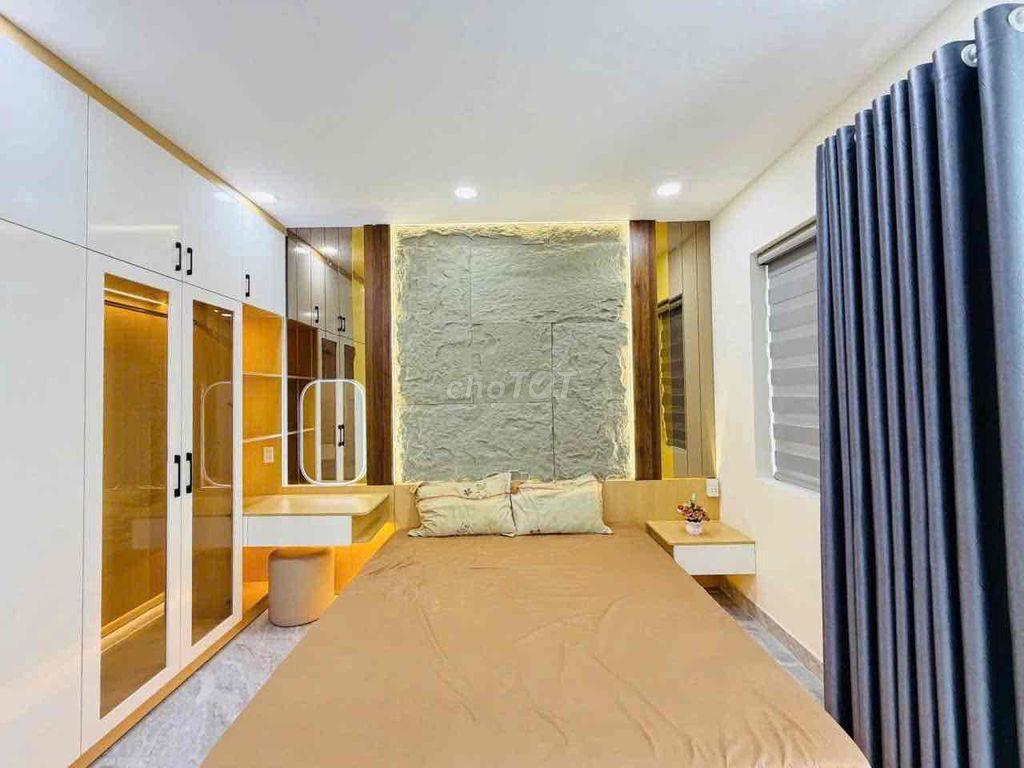 NHÀ ĐẸP Trường Chinh_4lầu,5p ngủ-đường 10m khu phân lô