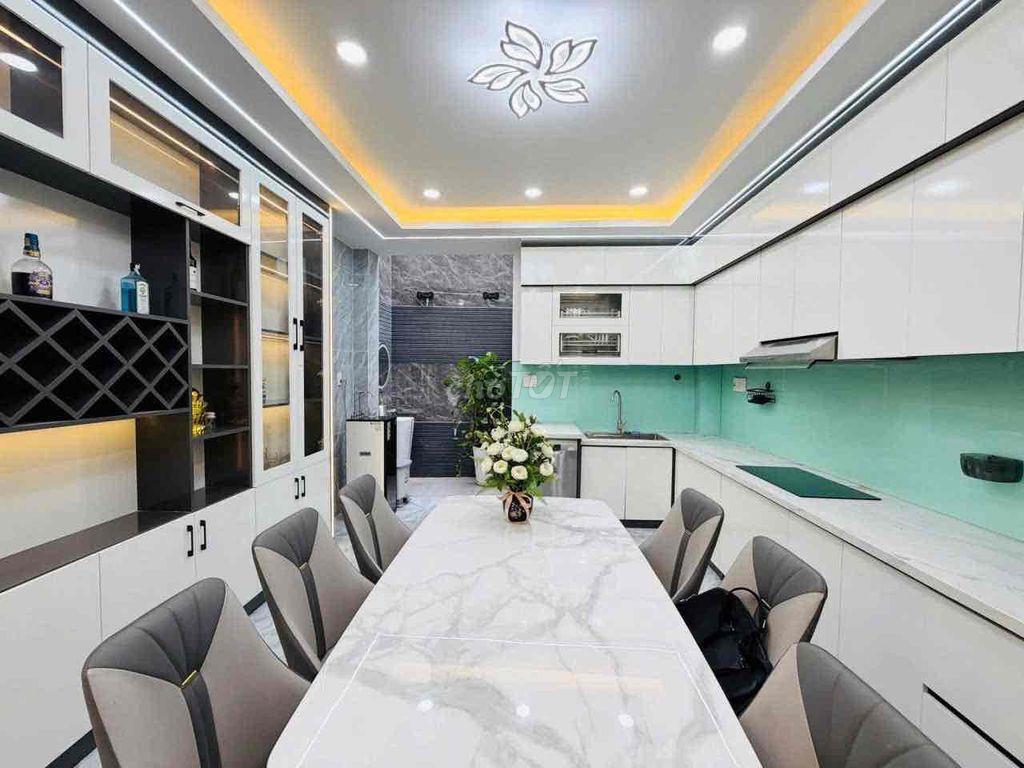 NHÀ ĐẸP Trường Chinh_4lầu,5p ngủ-đường 10m khu phân lô