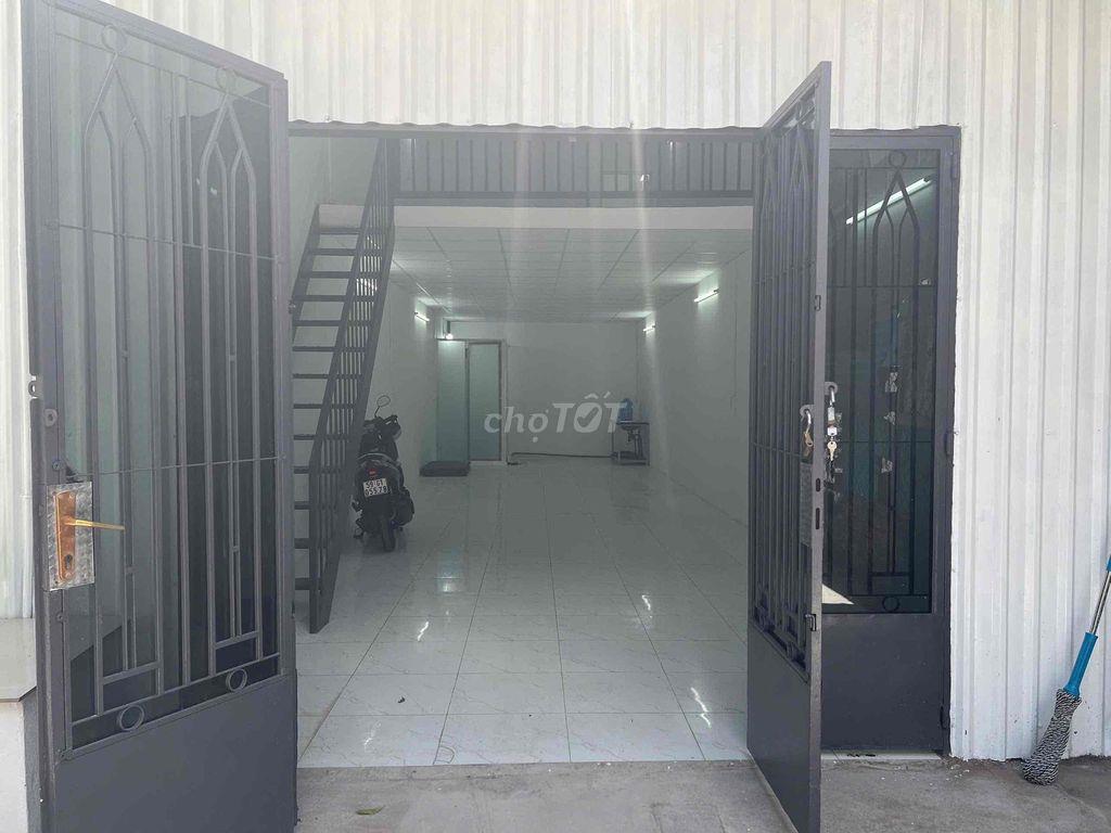 cho thuê nhà dt 4x19m cấp 4 gác lửng .