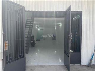 cho thuê nhà dt 4x19m cấp 4 gác lửng .