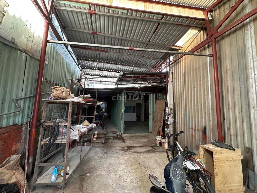 cho thuê nhà xưởng dt 250m2 .