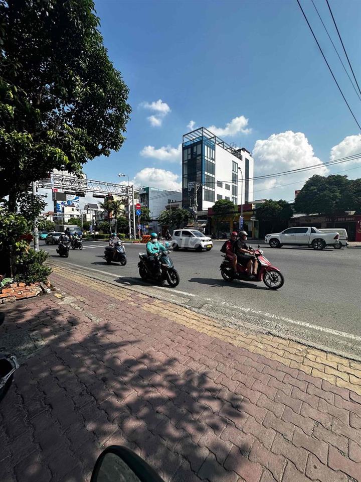 bán lô đất góc 2 mặt tiền diện tích 4,4 x16,5m