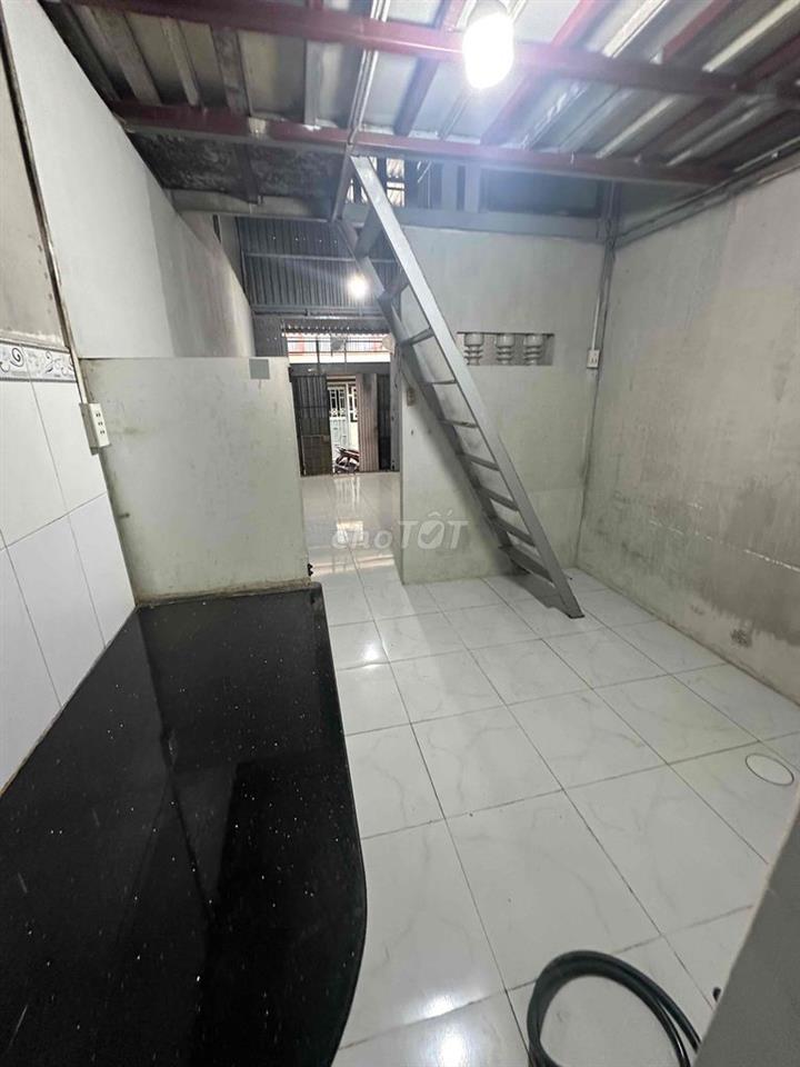 cho thuê nhà nguyên căn 3x12m có gác
