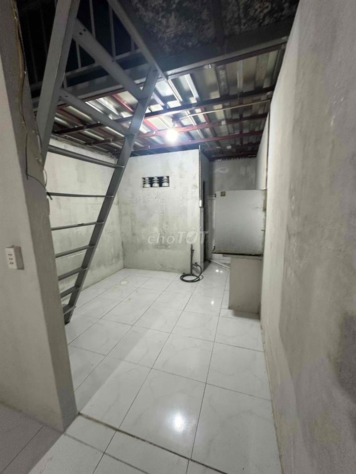 cho thuê nhà nguyên căn 3x12m có gác