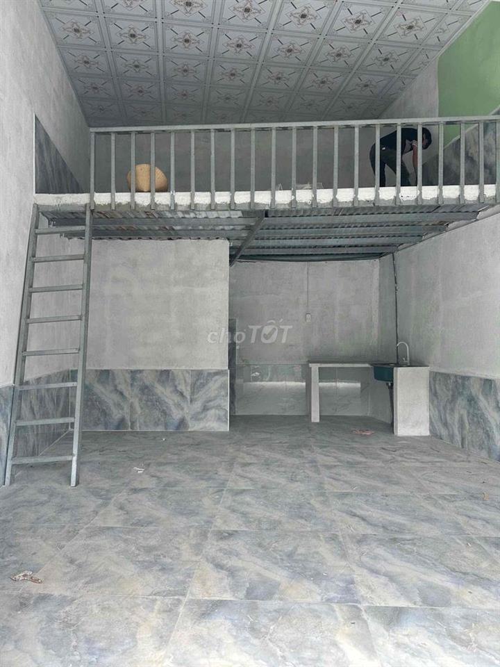 cho thuê nhà ở hoặc làm kho 4x8m có gác đúc giả.