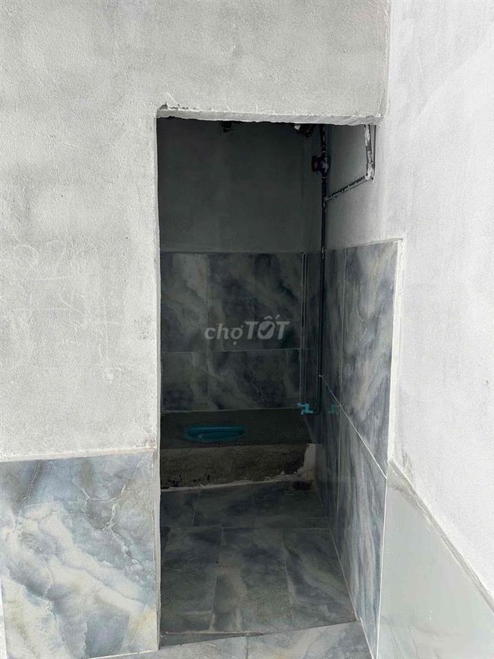 cho thuê nhà ở hoặc làm kho 4x8m có gác đúc giả.