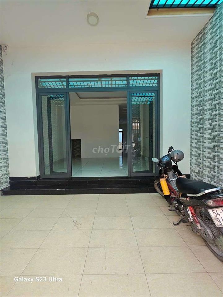 nhà mới .nhà phố kdc hiệp thành city .vi trí đẹp,5pn 5wc.làm vp,olie