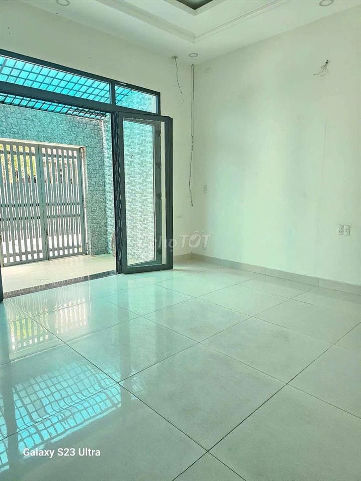nhà mới .nhà phố kdc hiệp thành city .vi trí đẹp,5pn 5wc.làm vp,olie