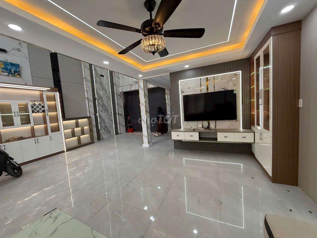 nhà mới kiểu hiện đại  xây sẵn nội thất như hình 5p 6wc , 