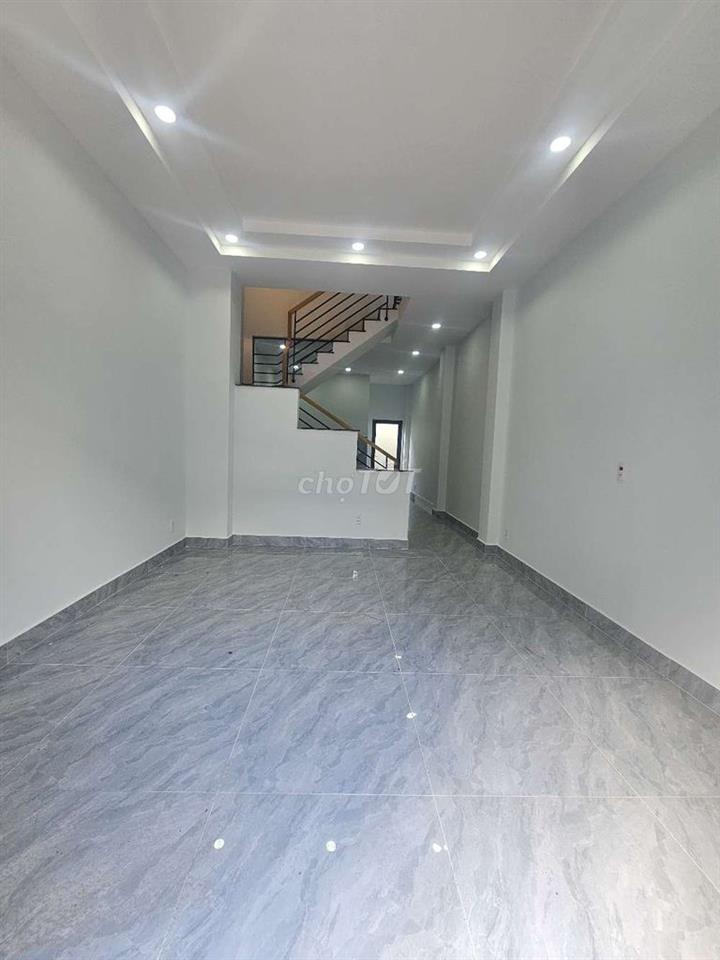 nhà mới xây 4pn5wc .cách chợ trần thị cờ 200m 