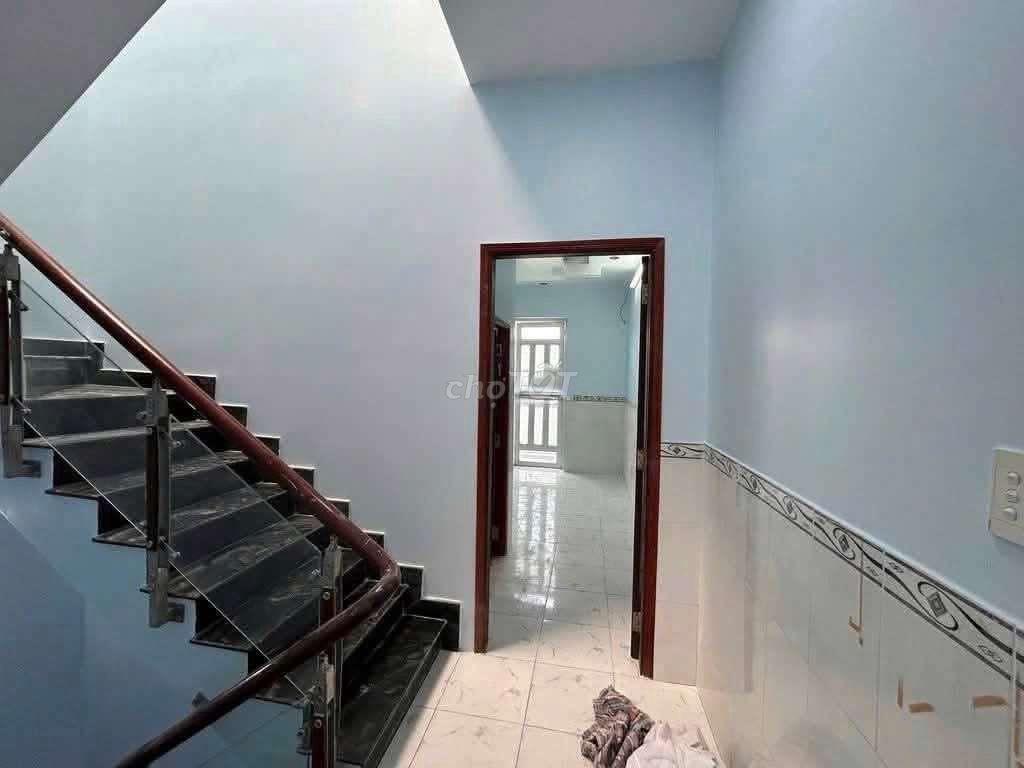 nhà mới sơn lâm thi thi hố tch 4pn ,pthơ, 3wc .hẻn ôtô 