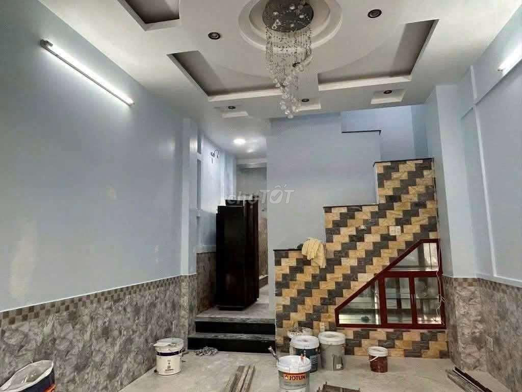 nhà mới sơn lâm thi thi hố tch 4pn ,pthơ, 3wc .hẻn ôtô 
