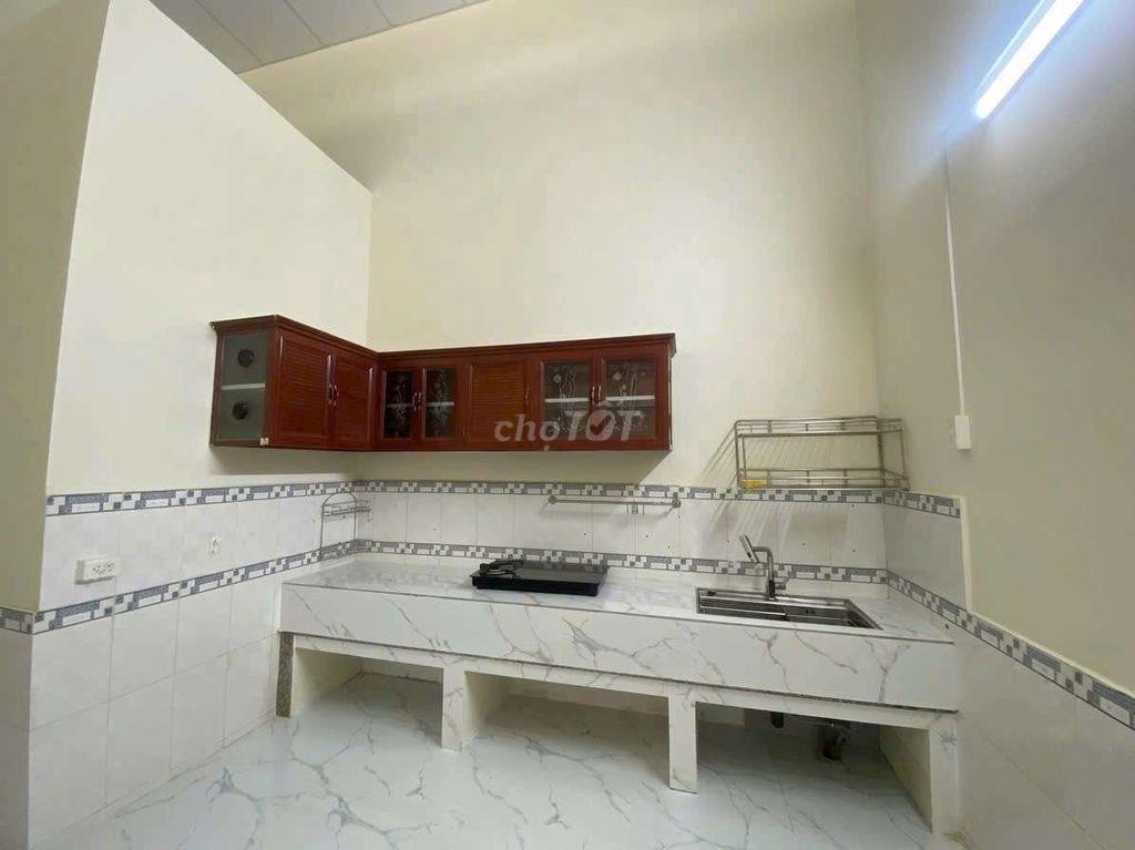nha 2pn 2wc , có 1may lạnh gần bv q12