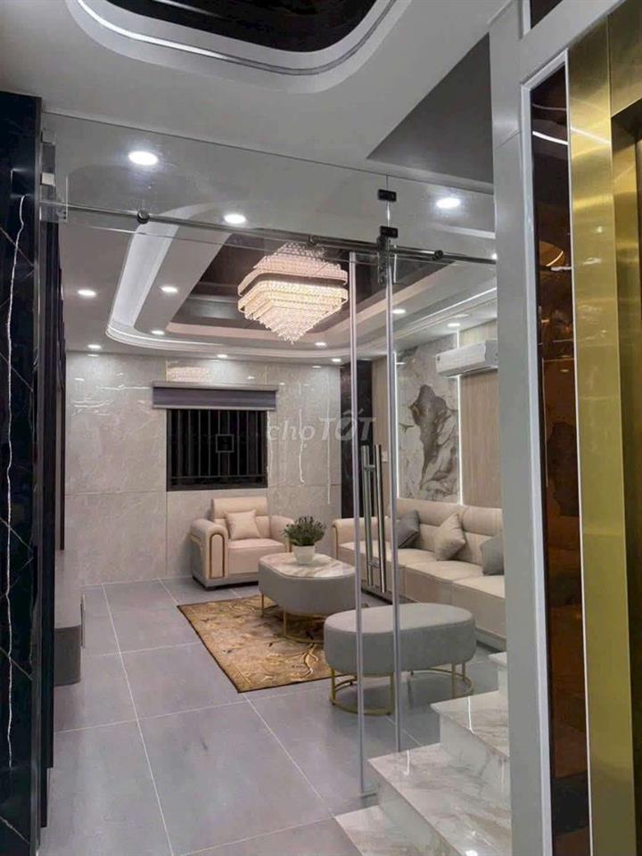 nhà phố mới 100% .có thang máy kiểu hiện đại 5pn sẵn nội thât