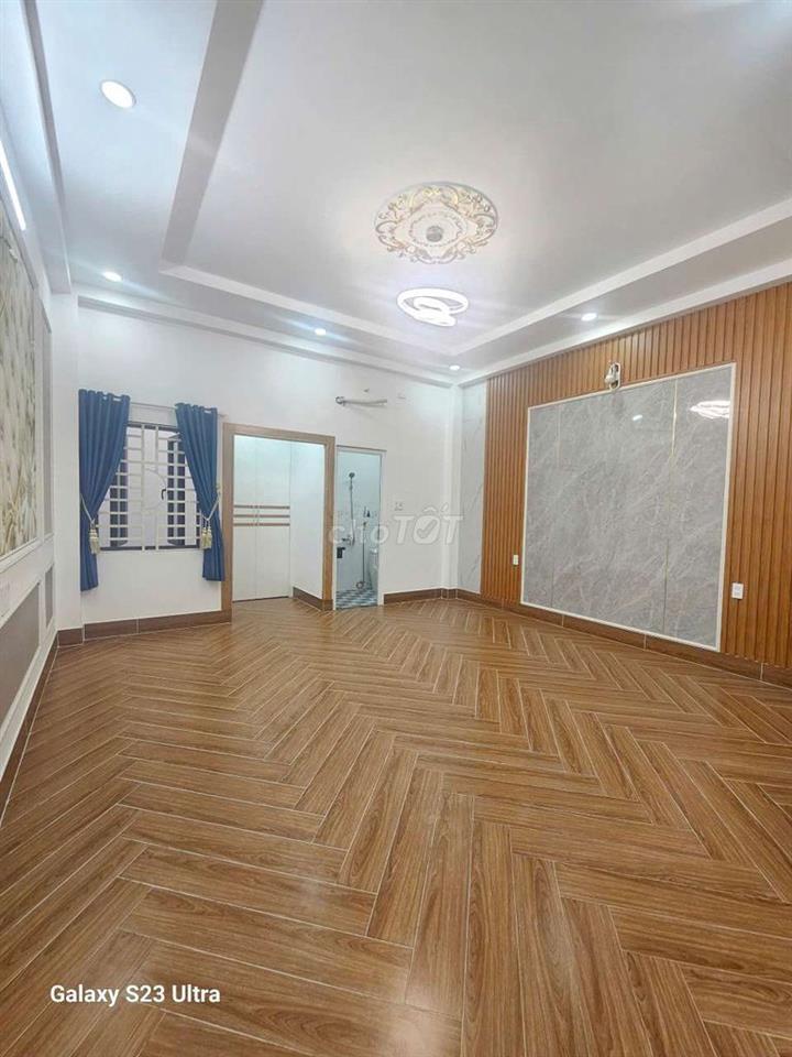 nhà mới đẹp măt tiền có thanh máy phù hợp kd, spa,p khám, cty 7pn 8wc 
