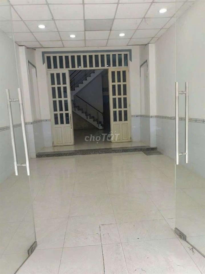 nhà mặt tiền đường đông đúc kế bên trường hoc ,chợ .kd mọi ngàn nghề 