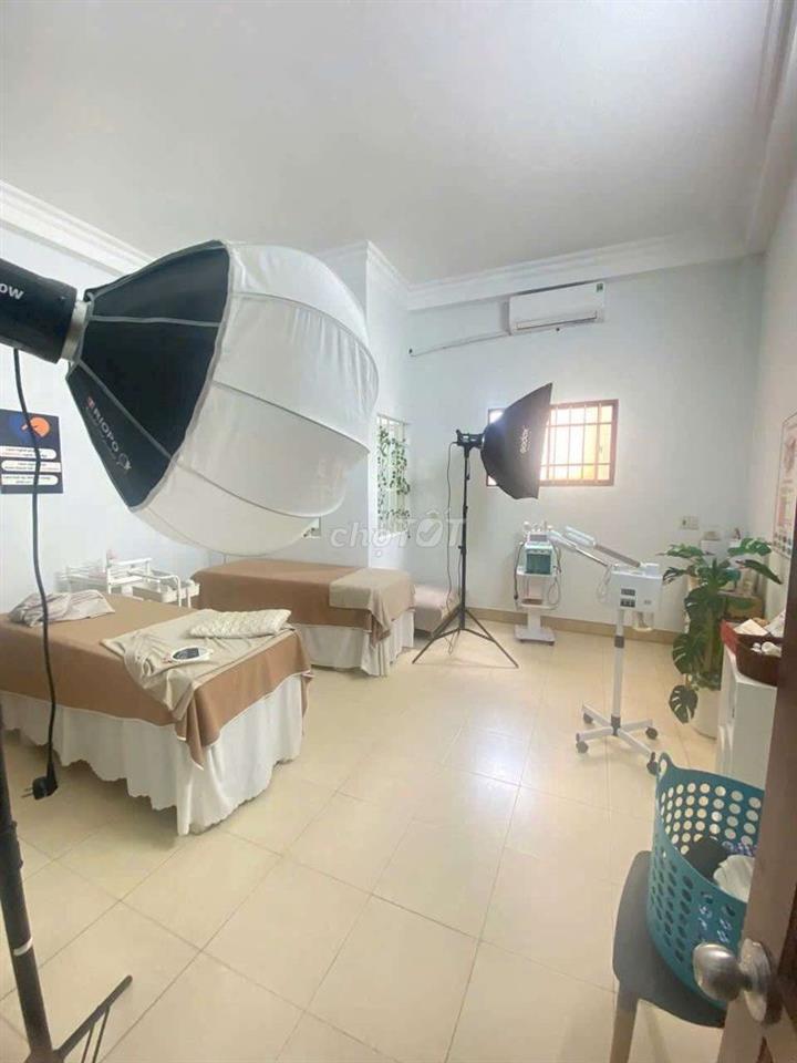 nhà rộng thoáng 3pn sân thương, sân xemáy, 1/ ng ảnh thủ  