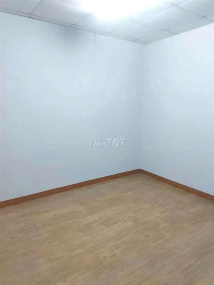 nhà dt rộng sau lưng pmqt 3pn 3wc ,sân rộng 