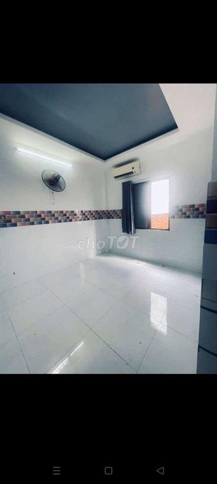 nhà mứi có sân ôtô ,gần gò vấp ,có 4pn 4wc ,có nội thất như hình