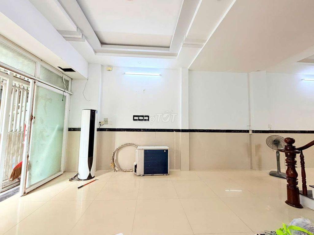 nhà mới gần trường hoc ,gần chợ 4pn 2may lanh 3wc .dg ôtô thông 