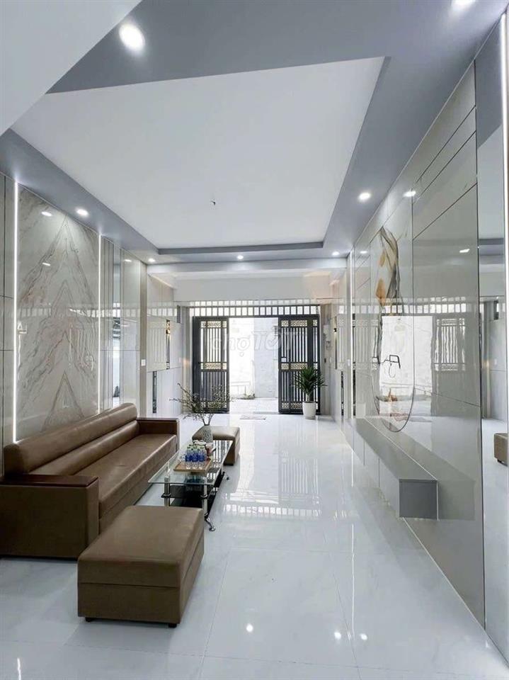 nhà mới như hình 3pn 2wc .gần chợ thiếc lê văn khương