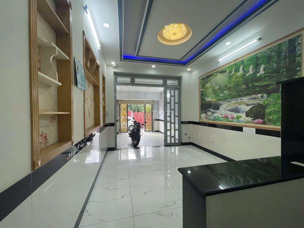 nhà mới có thang máy 8pn .gần trường lê van thọ . đi gv gần . 
