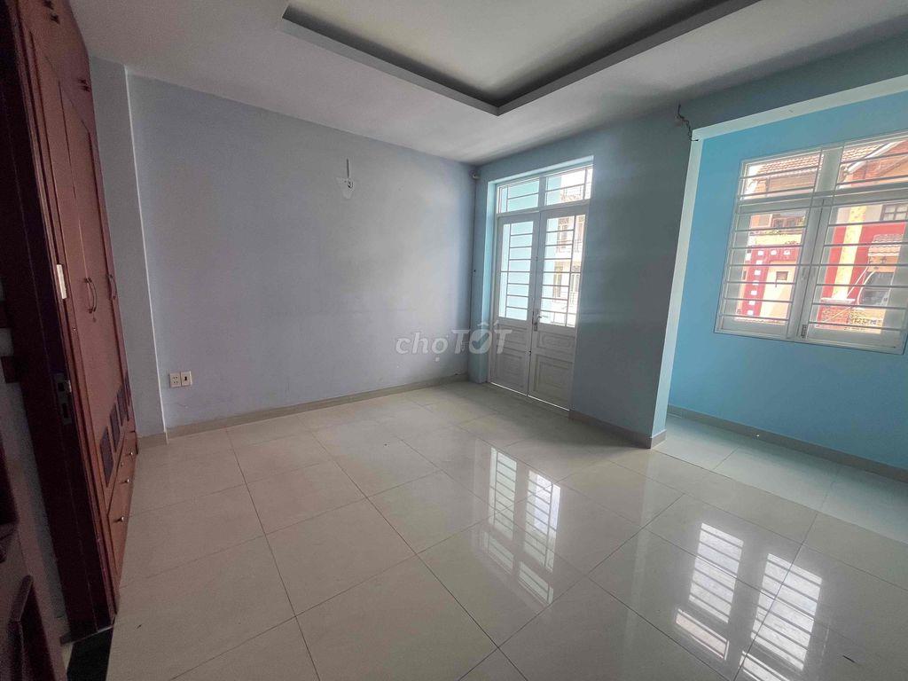 CHO THUÊ NHÀ NGUYÊN CĂN 250m2, D.27 LÊ THỊ RIÊNG 18 TRĐ