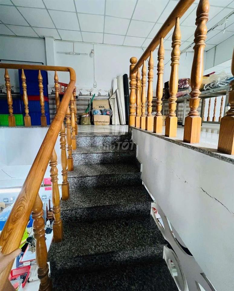 Nhà kho rẻ🪴6x25, Đúc suốt, 2ph ,2WC,Hẻm to🪴Có điện 3pha🪴 HiệpThành Q12
