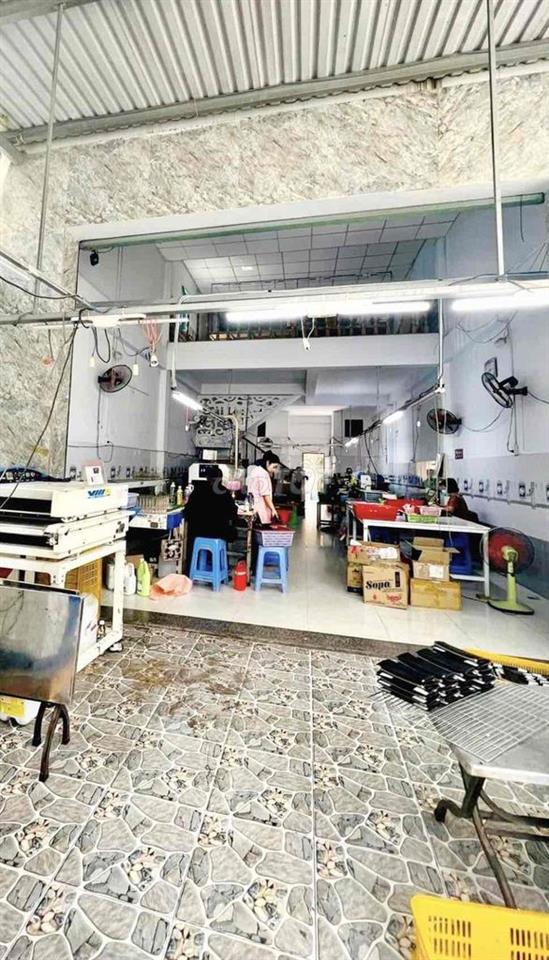 Cho thuê kho xưởng 150m2 - 2PN - 2WC - Xe tải vào tận nơi - Quận 12