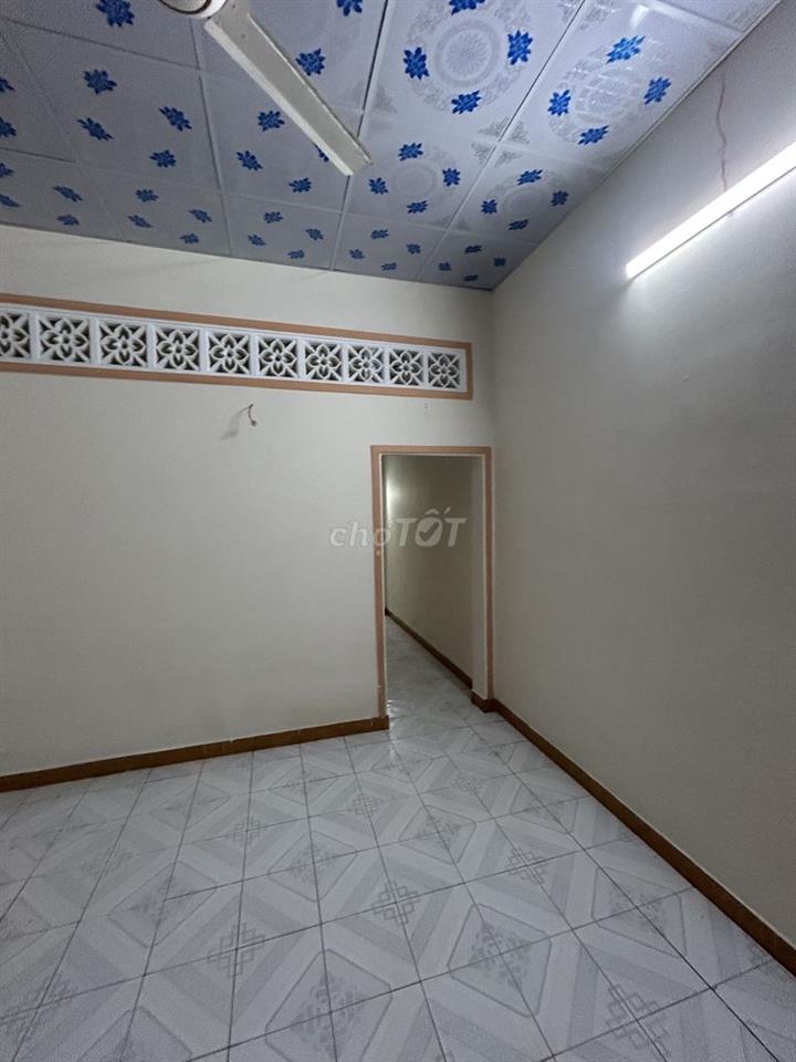 Cho thuê nhà nguyên căn 70m2, hẻm Trường Chinh.
