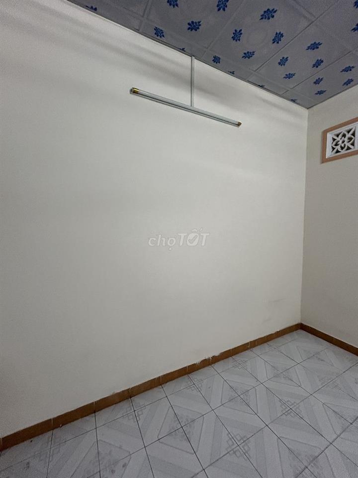 Cho thuê nhà nguyên căn 70m2, hẻm Trường Chinh.