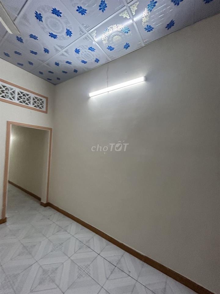 Cho thuê nhà nguyên căn 70m2, hẻm Trường Chinh.