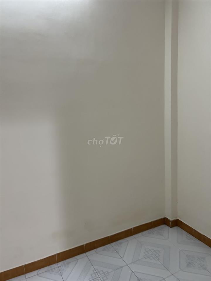 Cho thuê nhà nguyên căn 70m2, hẻm Trường Chinh.