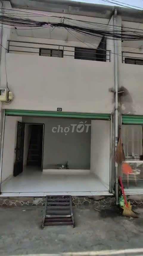 Nhà hẻm thông xe hơi 1/ Trường Chinh ĐHT đt 3x10m 1 lầu đúc
