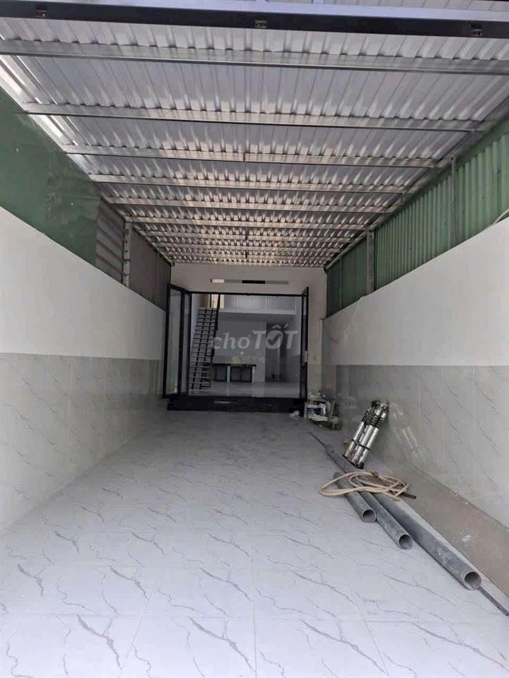 Nhà nguyên căn 4x30. Mt TL 37. 3 P ngủ. giá 10tr 
