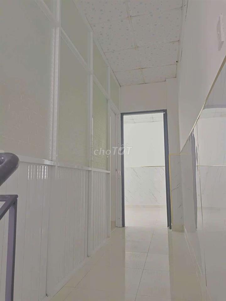 cho thuê nhà nguyên căn tx33. 4,5x17. 9tr5 1 tháng 