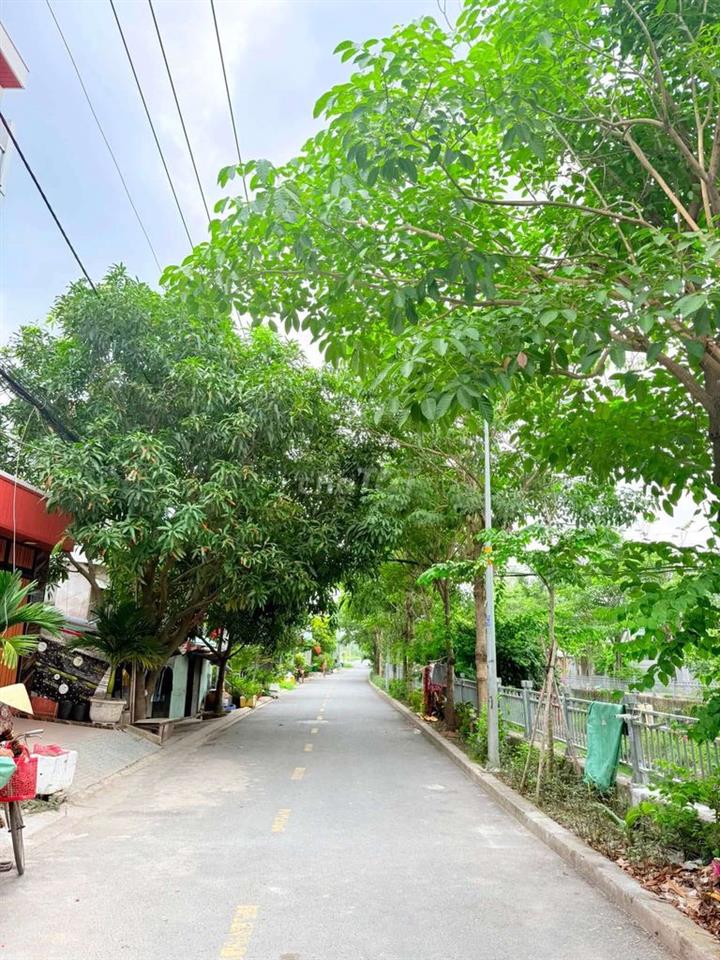 Nhà mặt tiền đường thạnh Lộc 37. 5x20m. 3 lầu. giá thuê 16tr 