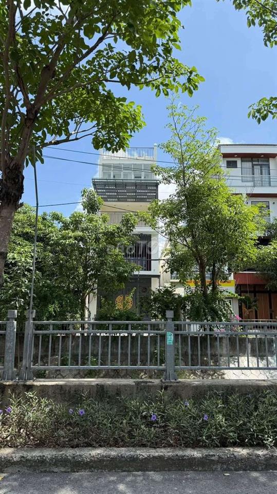 Nhà mặt tiền đường thạnh Lộc 37. 5x20m. 3 lầu. giá thuê 16tr 